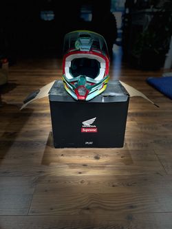 Supreme Honda Fox Racing Helmet