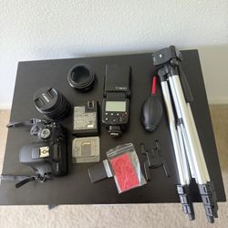 Canon Eos Rebel T7 ; Cabofoto Tripod ; Godox Flash TT600