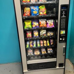 Vending Snack Machine 