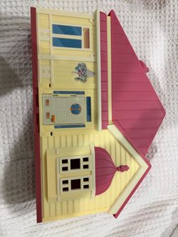 Bluey doll house