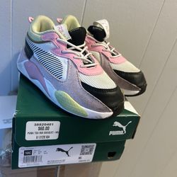 Girl Pumas Shoes 
