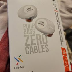 BRAND NEW JBL EAR BUDS ..........😁😊😍