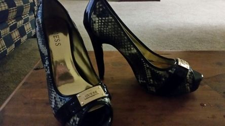 Size 9 Guess Snake Skin High Heels