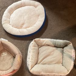 3 Pet Beds!!