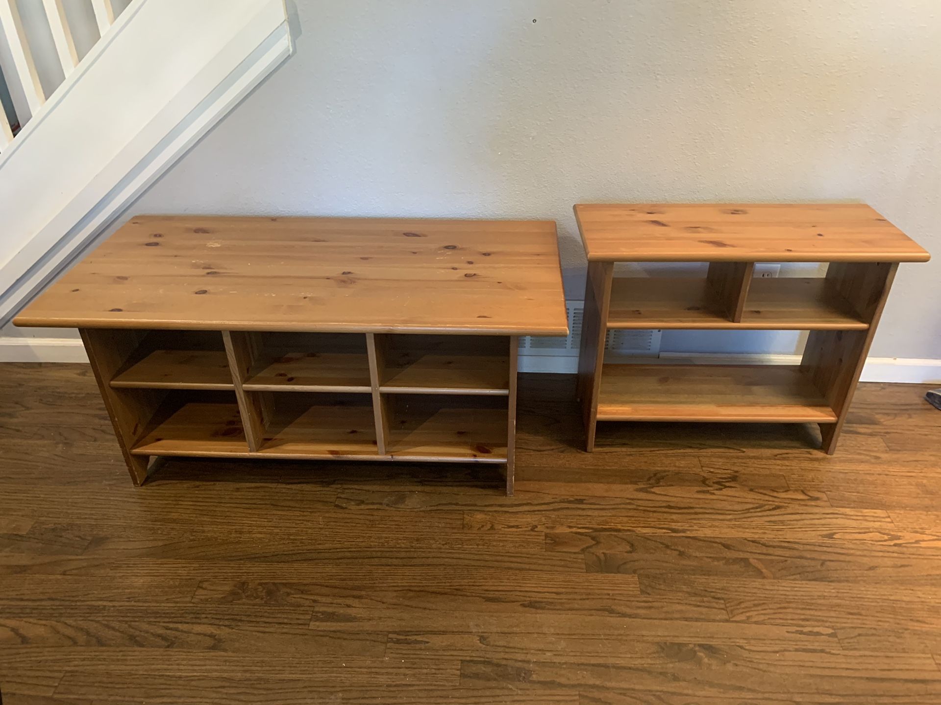 ~pending pick up~ Coffee table and side table