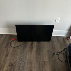 32’ Tv , Has No Stand But It Works Perfectly Fine 