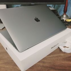16inch  MacBook Pro Laptop, Touchbar, Core i7, Radeon Pro, Newest MacOS