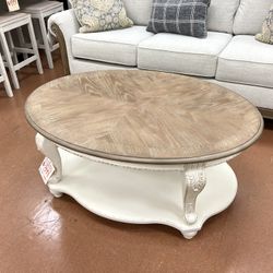 New Oval Coffee Table 🔥🔥IN STOCK 