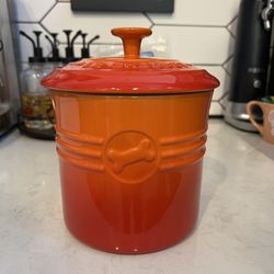 Le Creuset Dog Food/treat Canister