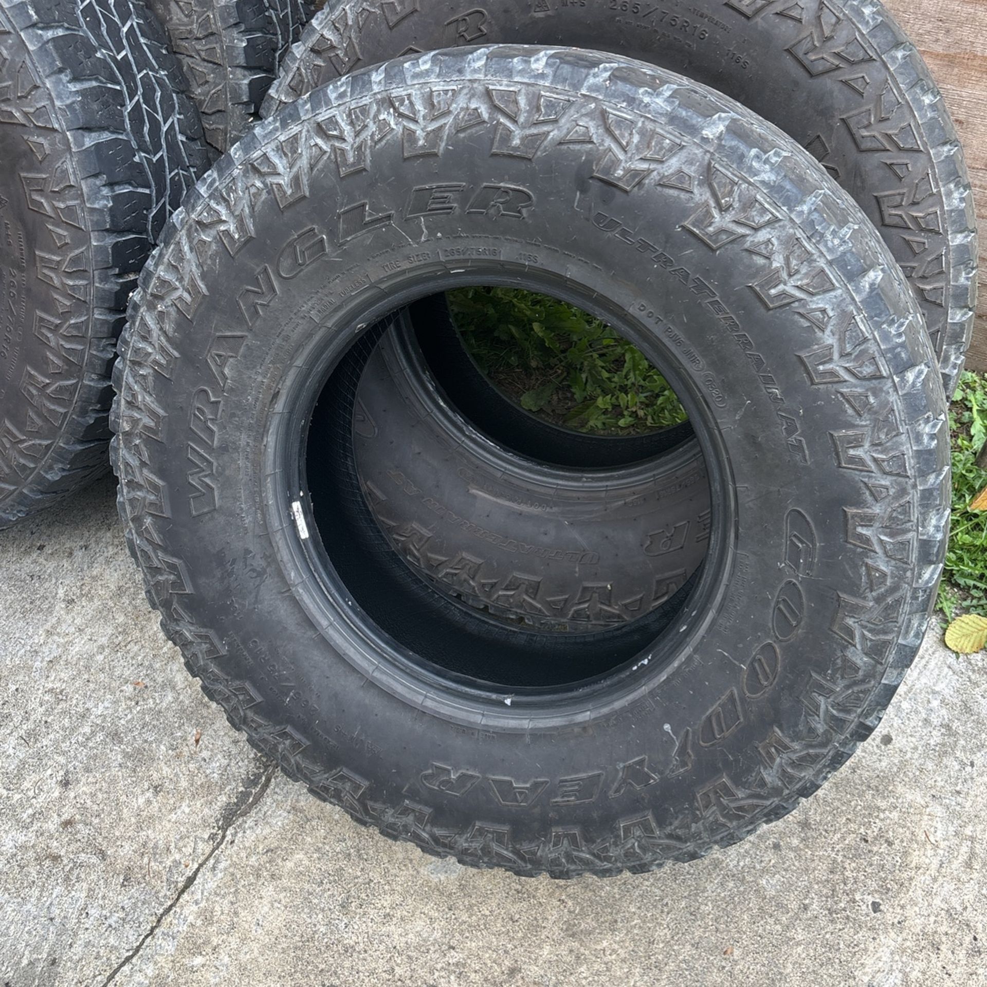 Goodyear UltraTerrain. 265/75/16