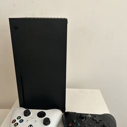 XBOX SERIES X (cords included )