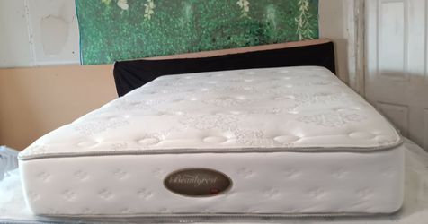 Full Size Mattress (Colchon Full Size)