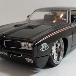 Die Cast Metal - 1969 Pontiac GTO Judge -
