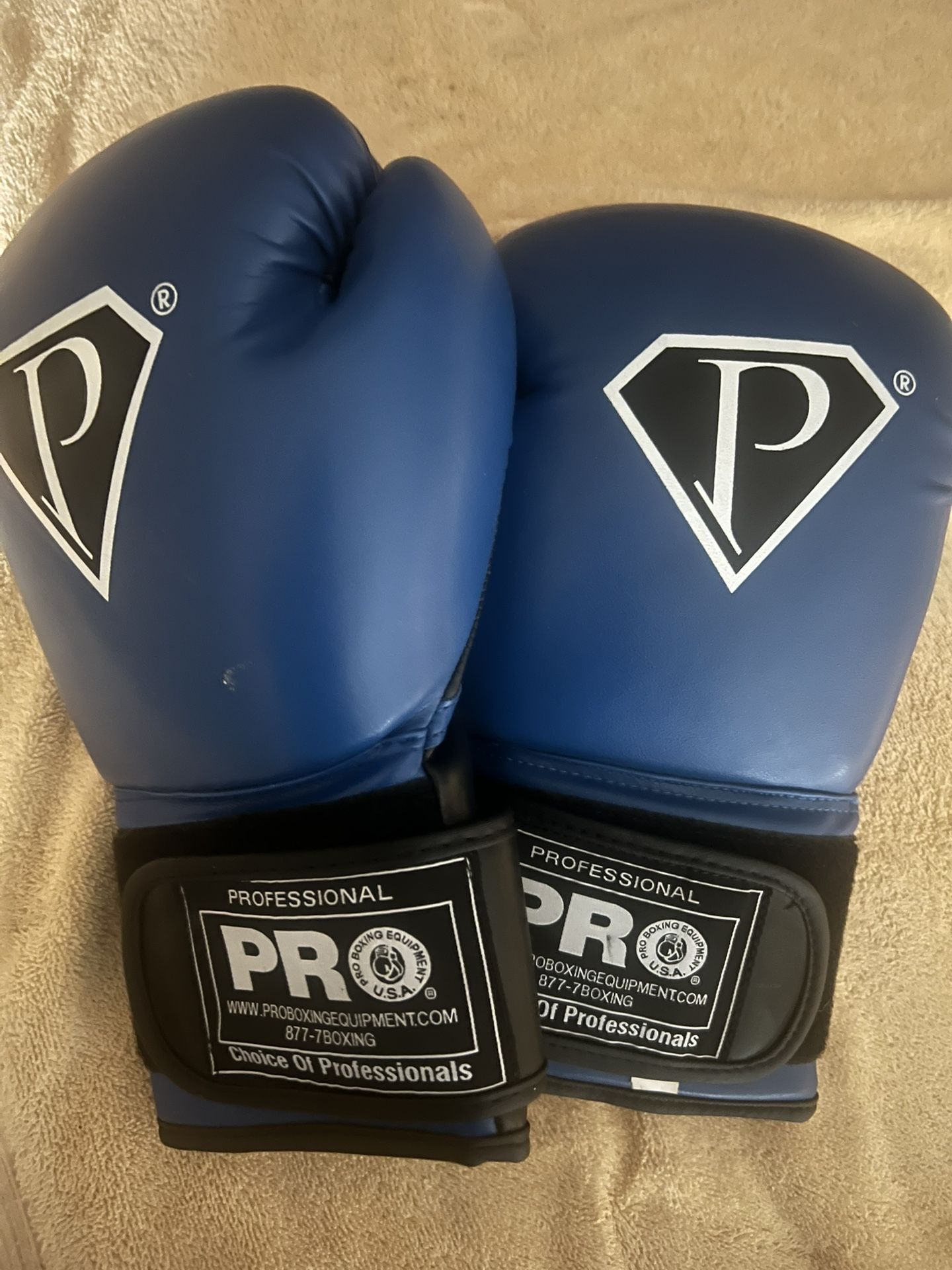 Pro Boxing Gloves 16ounce