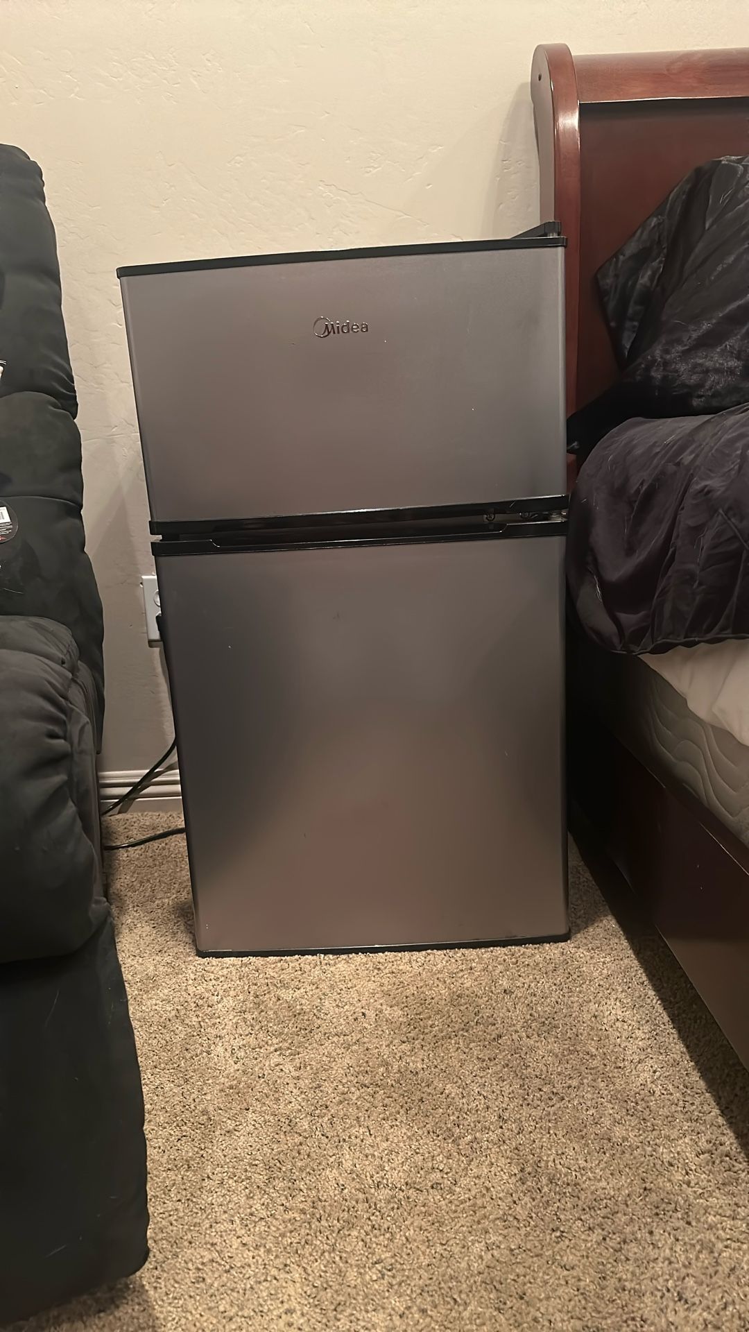 Mini Fridge/freezer