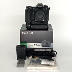 Fujifilm FinePix S5 Pro Body Black Nikon F Mount W/ Box, Battery Grip, Extras