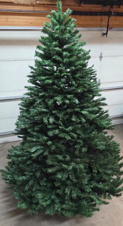 7.5 Ft Artificial Christmas Tree