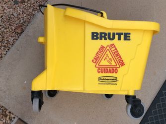 Rubbermaid Mop Bucket