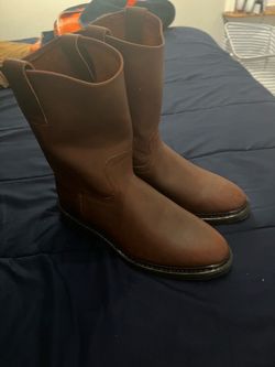 Slip on work boots brand new 9.5