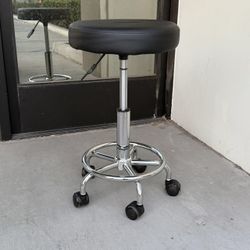 New In Box 14” Diameter Seat Height Adjustable From 19.5” To 25 Inches Nail Hair Salon Tattoo Parlor Stool Chair 