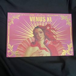 Venus XL Eyeshadow Palette
