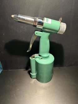 Speedaire pneumatic rivet gun