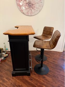 Charlton Home Akeem 52” Home Bar
