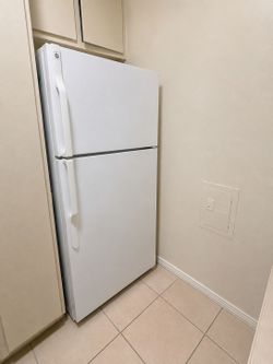 Top Freezer Refrigerator (GE)
