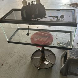 Reptile Cage And Zoo Med Light With Basking Light And Day Light Combo