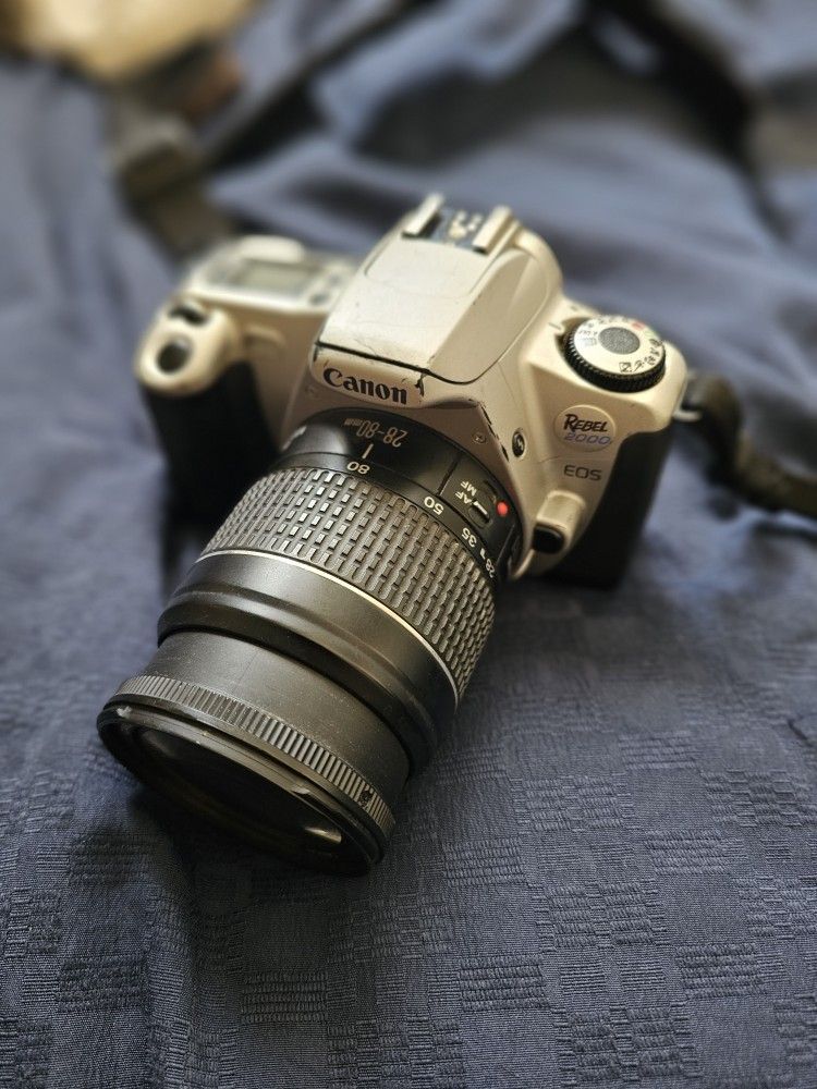 Canon EOS Rebel 2000 35mm SLR Film Camera with 28 80 mm lens Kit - Technical View