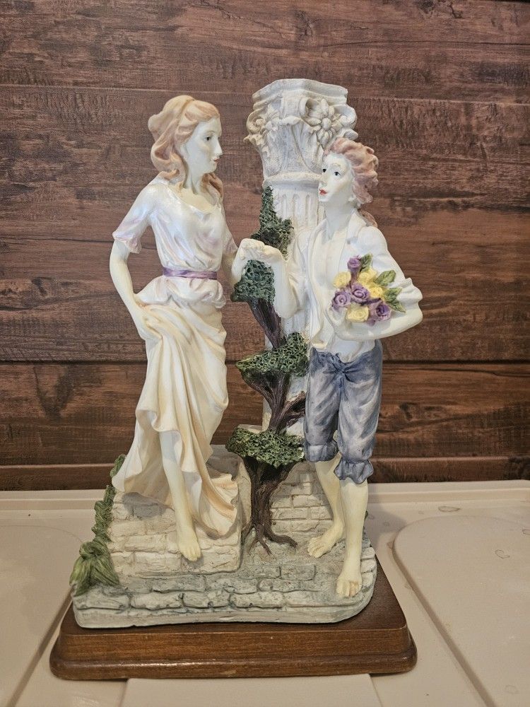 Vintage Romantic Couple Porcelain Figurine – Made in Taiwan – Capodimonte Style