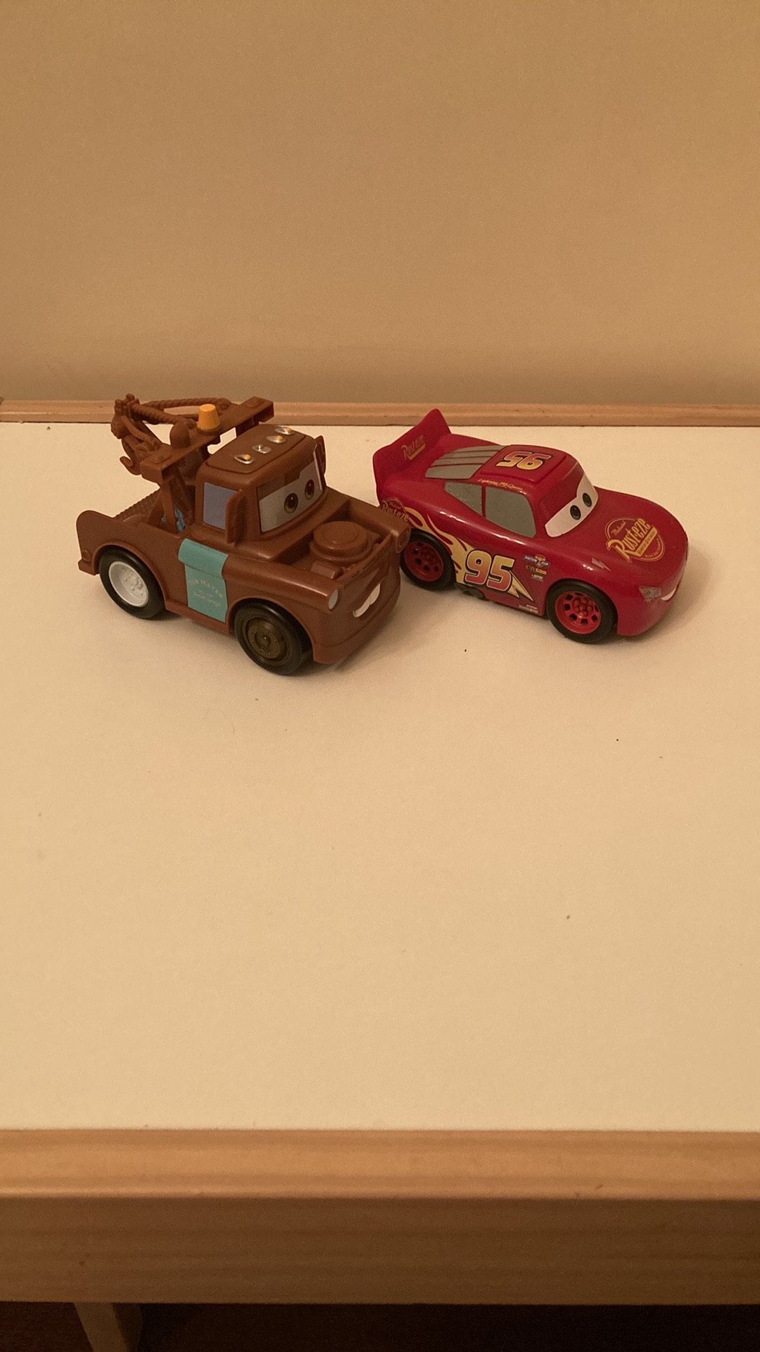 Disney Pixar Cars Track Talkers Mater & Lighting McQueen