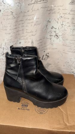 Women’s Boots