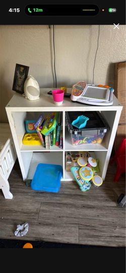 White 4-Cube Storage Shelf Unit