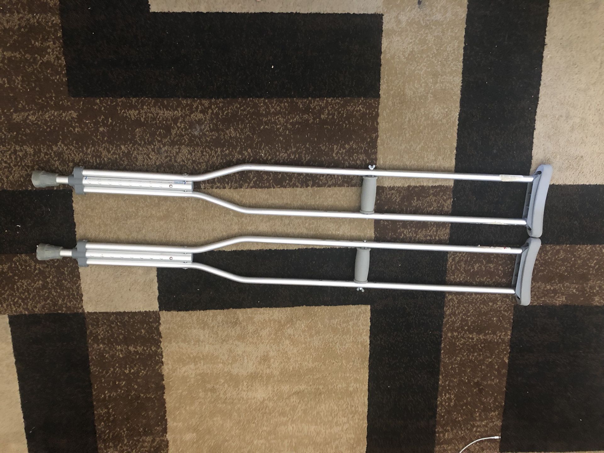 Crutches 5’10 6’6 for Sale in Las Vegas, NV OfferUp