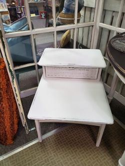 Nice White Distressed End Table