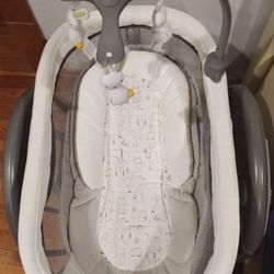 Glider Bassinet 