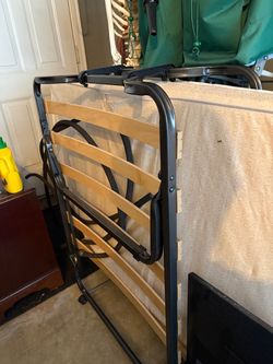 Roll -away bed