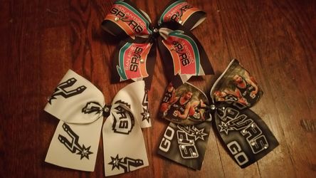 Spurs Bows