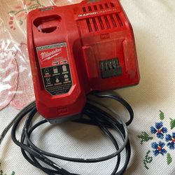 Milwaukee Rapid Charger 🔌 Charge For M12 And M18 Battery 🔋 
