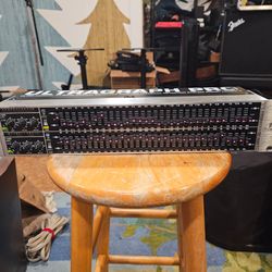 Behringer Ultragraph Pro FBQ3102 Graphic Equalizer