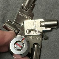 Metro Self-Storage Cylinder Lock, 4 Keys