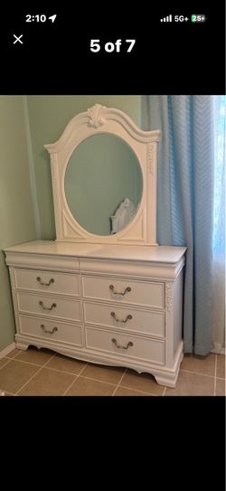 🌹BEAUTIFUL ASHLEY TWIN SIZE BEDROOM SET🌹