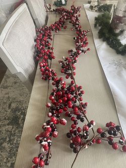 Christmas Berry Garland