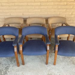 Selling 6 Office Chairs Still In Good Condition $15 Each , great for office, automotive repair shop or all for $60