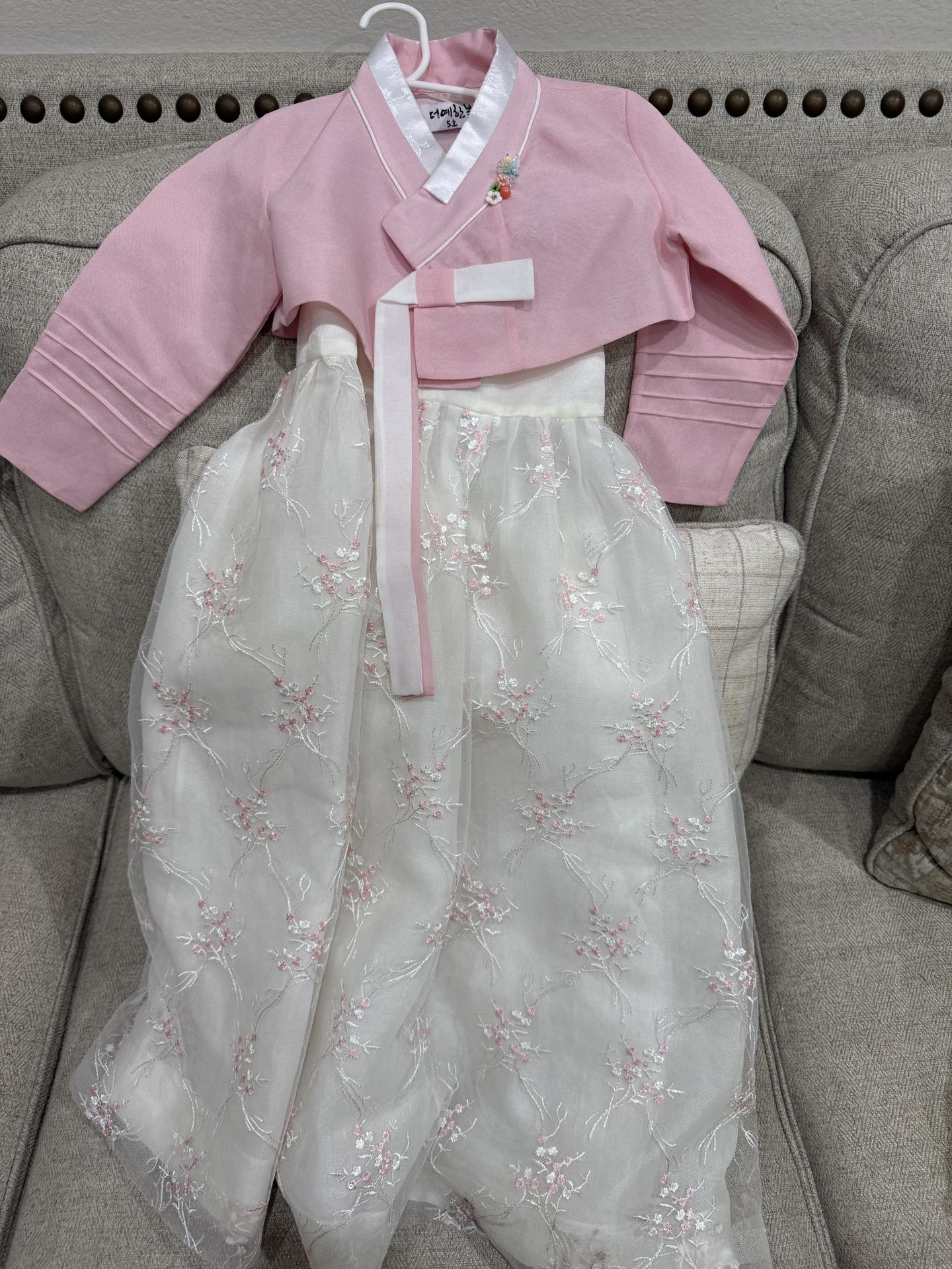 Traditional Korean Hanbok for Girls β Pink & White Floral - 5 Year old