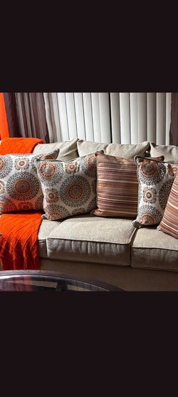 Decorative pillow
