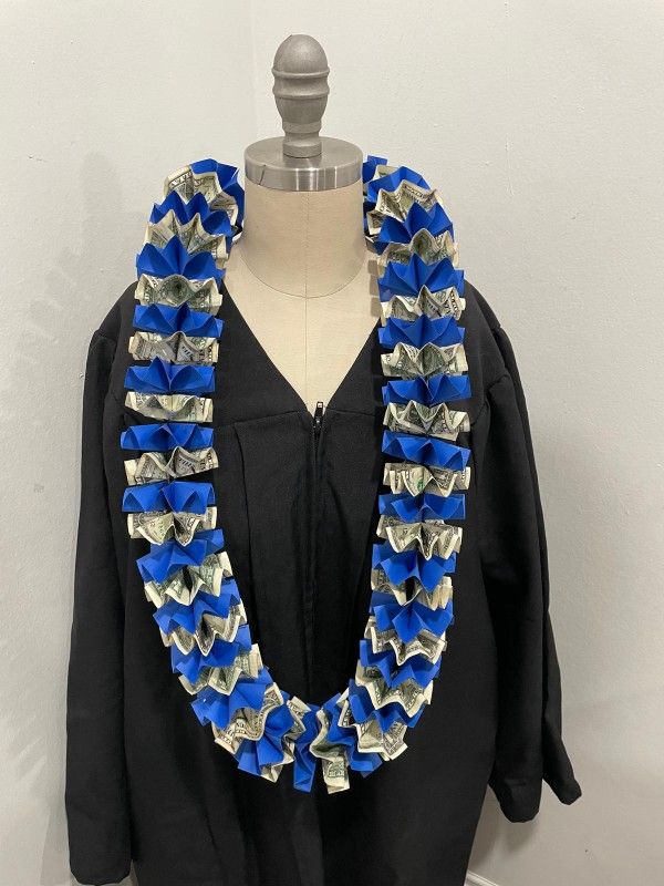Graduation Lei $30