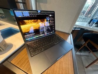 2024 late. MacBook Air. 13”. M3 chip/8Gb/256 ssd