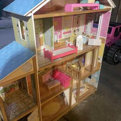 Doll House 